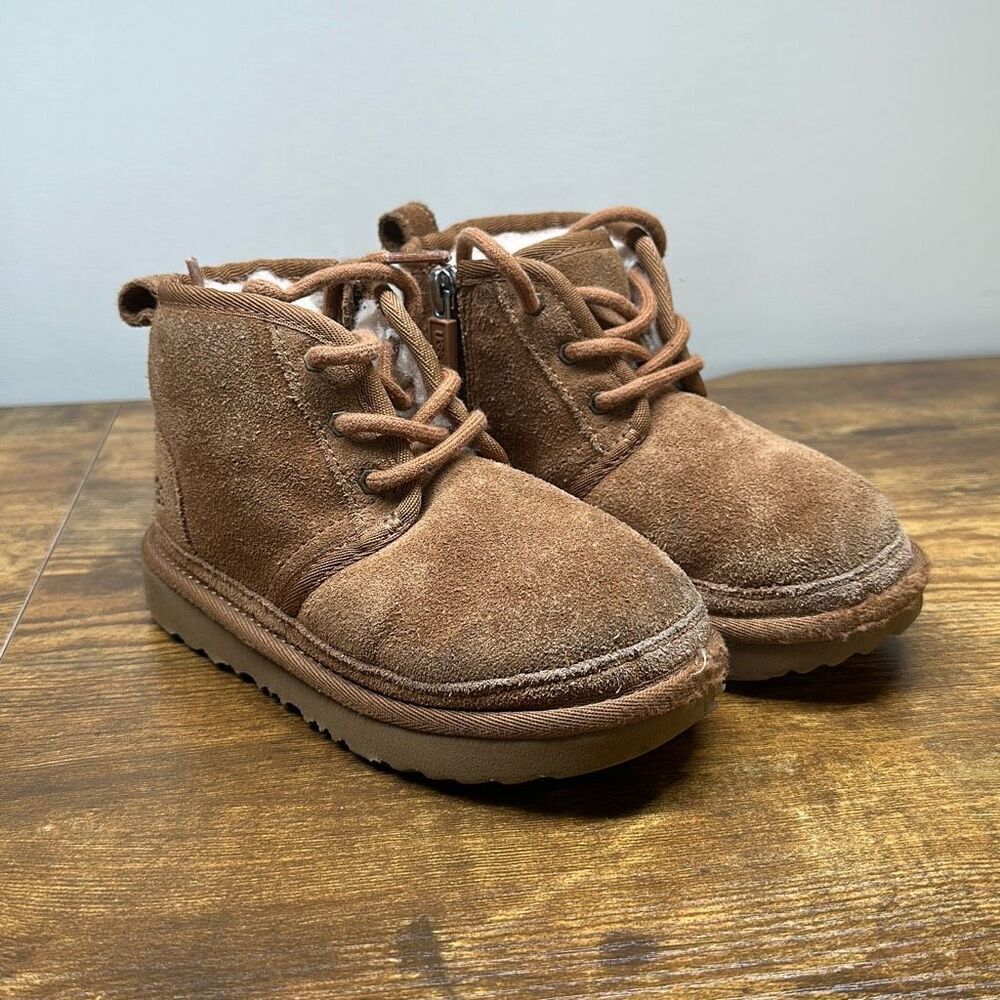 UGG Neumel II Chukka Boot Toddler / Little Kid Chestnut‎ size 11